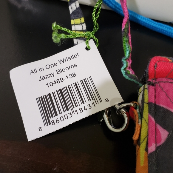 NWT Vera Bradley 🌺 Jazzy Blooms All in One Wristlet - Picture 4 of 4